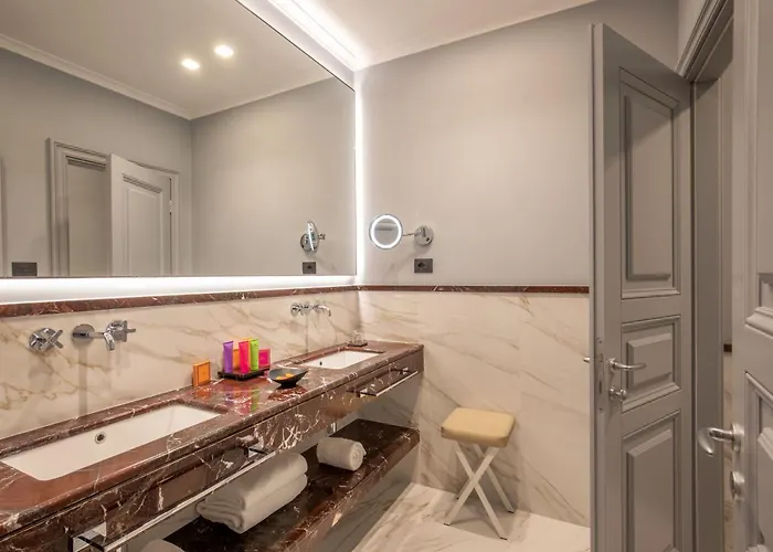 The At The Spanish Steps Elegant Collection - The Gem Gasthof 4*